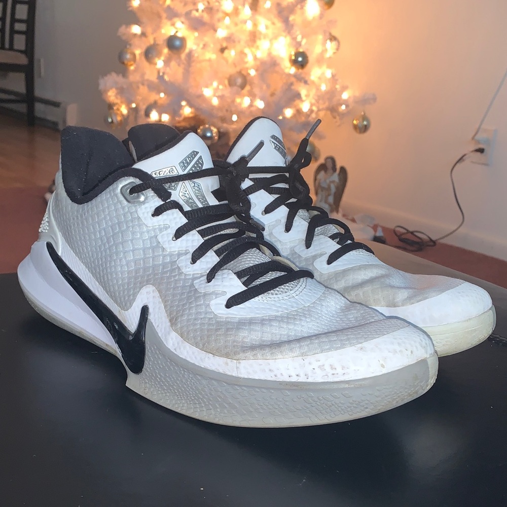 Nike Mamba Focus Kobe White Black Grey